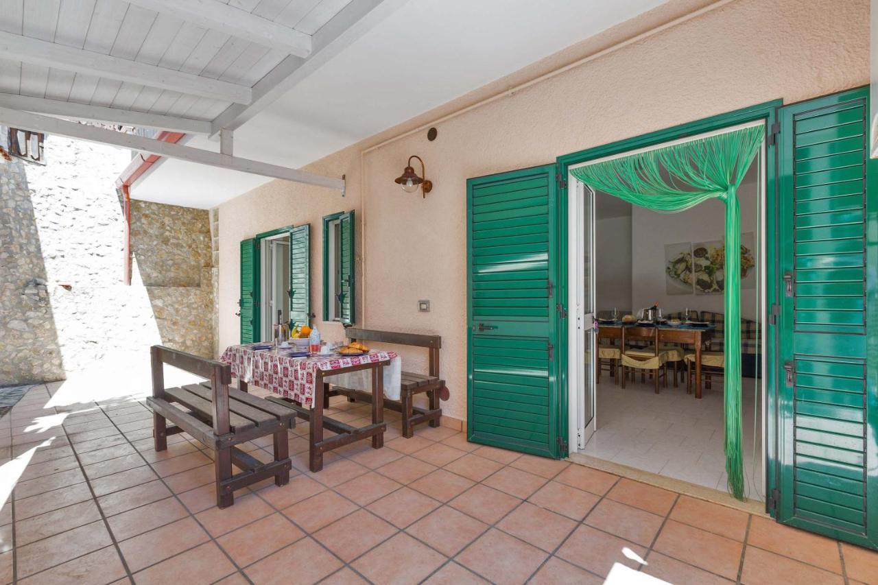 Il Bacio Del Sole By Barbarhouse Apartment เวียสเต ภายนอก รูปภาพ
